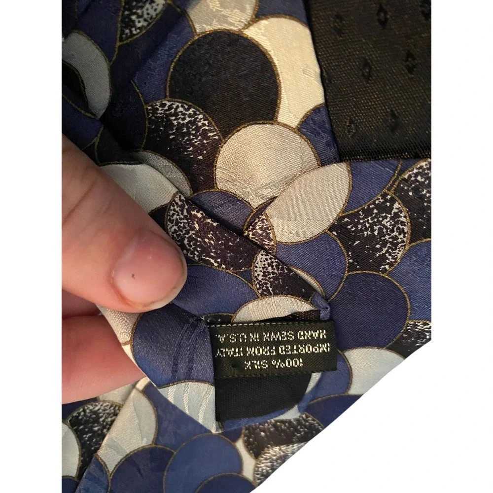Prima Emoda Mens Silk Tie Navy‎ Blue Silver Geometric Scale Pattern Italy USA